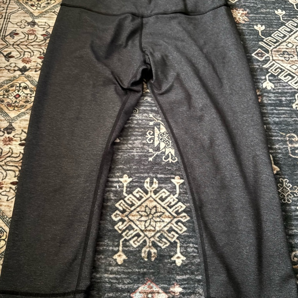 10 lululemon capri